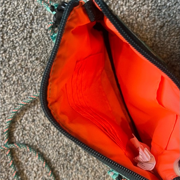 KAVU Teal Leaf Pattern Crossbody Bag - Picture 4 of 5